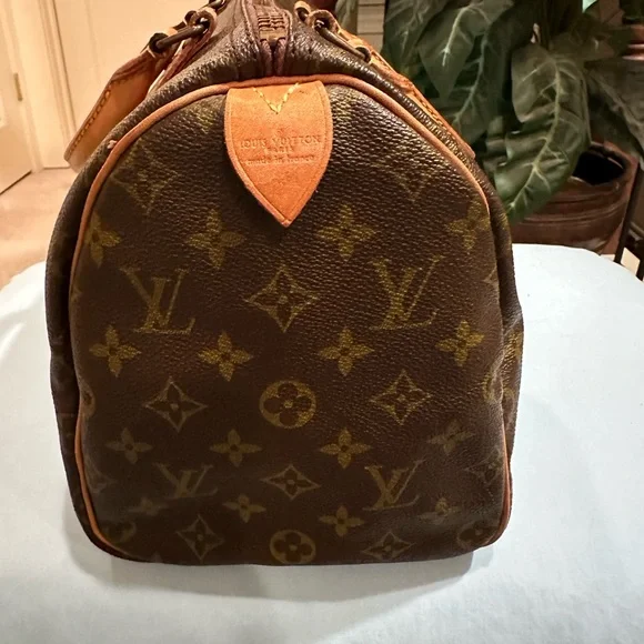 Authentic Louis Vuitton Speedy 30 - Picture 5 of 9